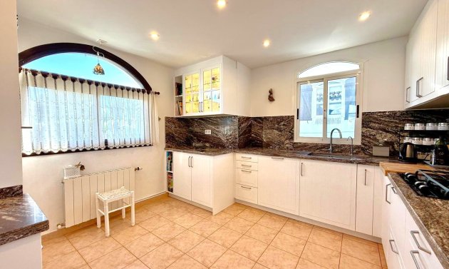 Resale - Detached Villa -
Villamartín - Villamartin