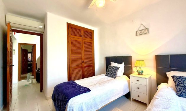 Resale - Detached Villa -
Villamartín - Villamartin