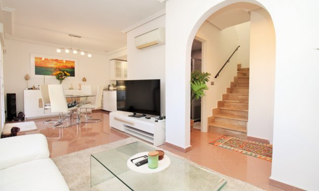 Återförsäljning - Detached Villa -
Villamartín - Los Dolses