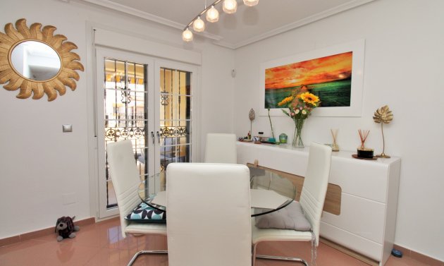 Återförsäljning - Detached Villa -
Villamartín - Los Dolses