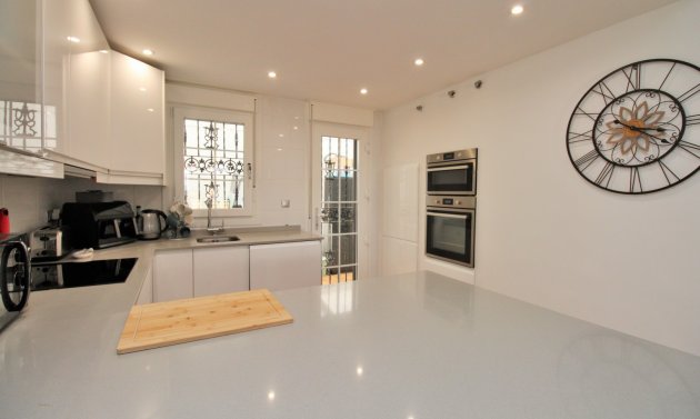 Återförsäljning - Detached Villa -
Villamartín - Los Dolses