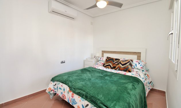 Återförsäljning - Detached Villa -
Villamartín - Los Dolses