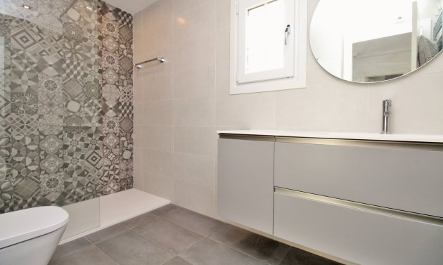 Återförsäljning - Detached Villa -
Villamartín - Los Dolses