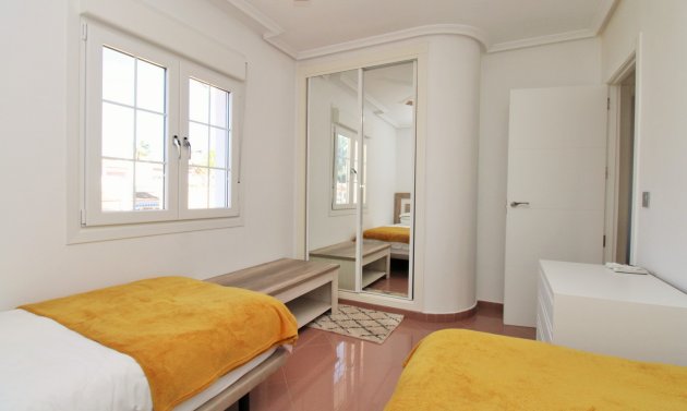 Återförsäljning - Detached Villa -
Villamartín - Los Dolses