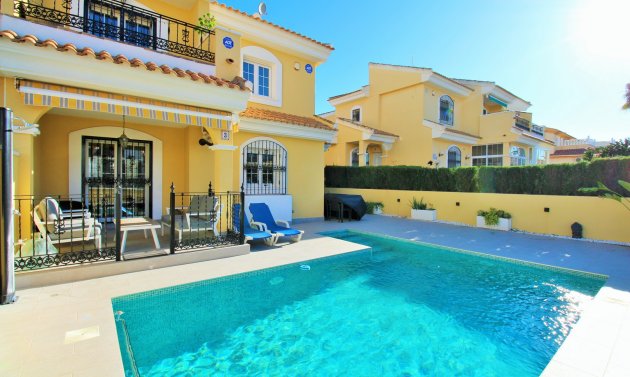 Återförsäljning - Detached Villa -
Villamartín - Los Dolses