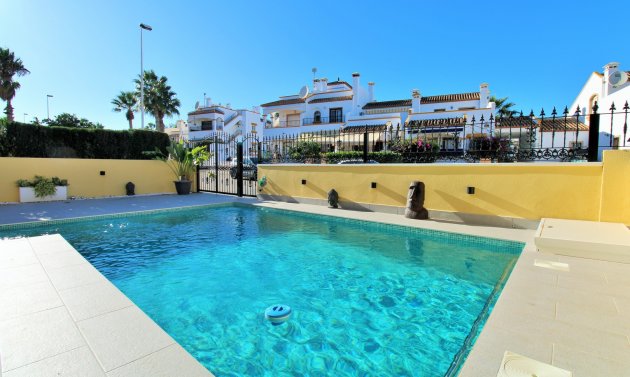 Återförsäljning - Detached Villa -
Villamartín - Los Dolses