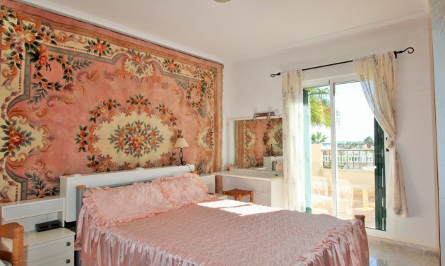 Resale - Townhouse -
Villamartín - Villamartin