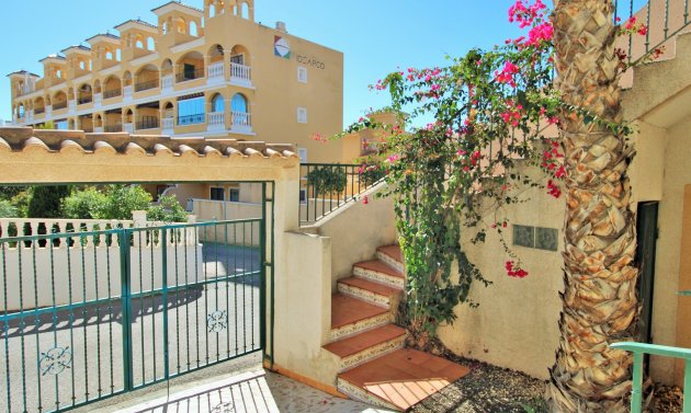 Resale - Townhouse -
Villamartín - Villamartin