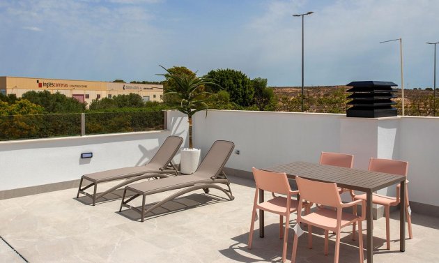 Neue Gebäude - Villa -
Sucina