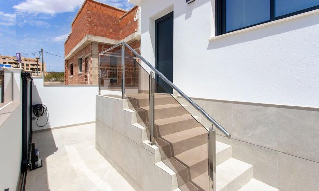 Neue Gebäude - Villa -
Sucina