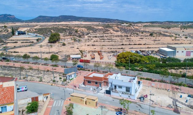 Neue Gebäude - Villa -
Sucina