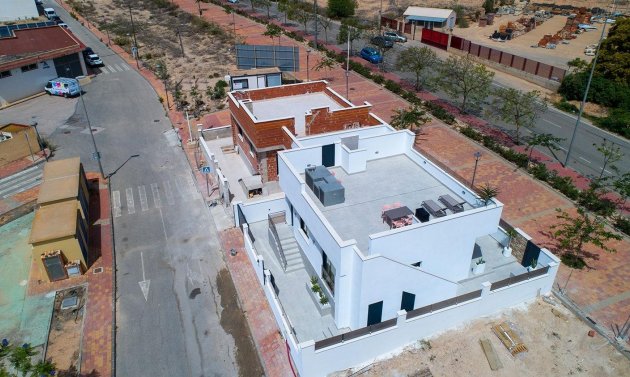 Neue Gebäude - Villa -
Sucina