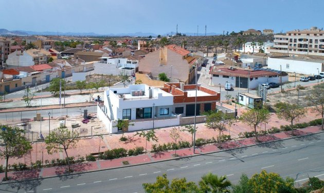 Neue Gebäude - Villa -
Sucina