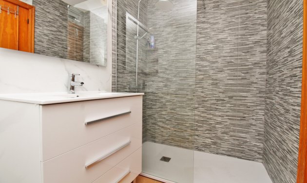 Wiederverkauf - Wohnung -
Villamartín - Villamartin