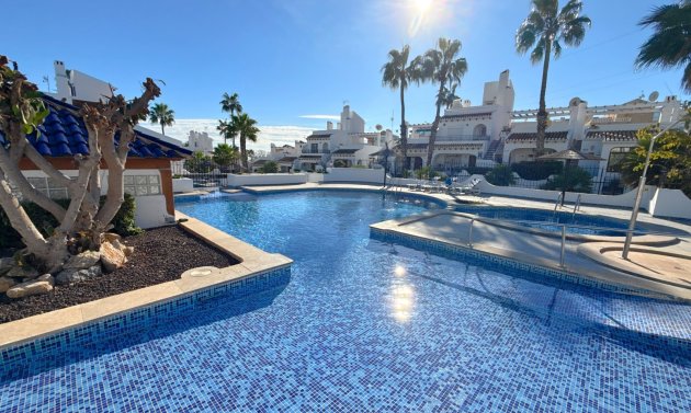 Resale - Villa -
Villamartin