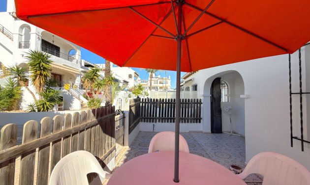 Resale - Villa -
Villamartin