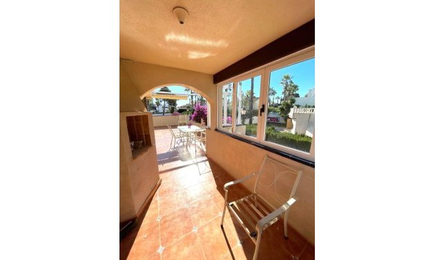 Återförsäljning - Detached Villa -
Villamartin