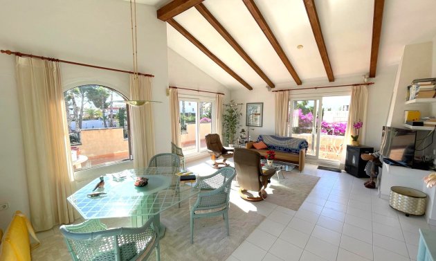 Återförsäljning - Detached Villa -
Villamartin