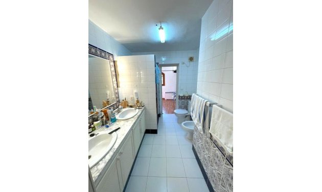 Återförsäljning - Detached Villa -
Villamartin