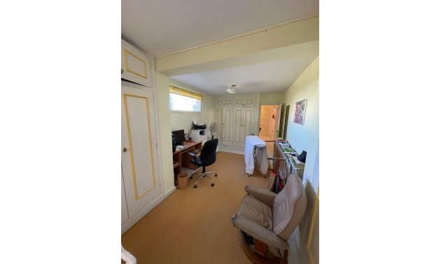 Återförsäljning - Detached Villa -
Villamartin