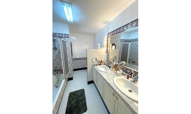 Återförsäljning - Detached Villa -
Villamartin