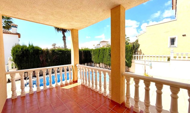 Resale - Villa -
Orihuela Costa - Villamartín