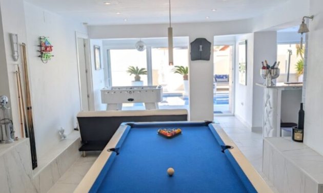 Reventa - Villa -
Villamartín - Villamartin