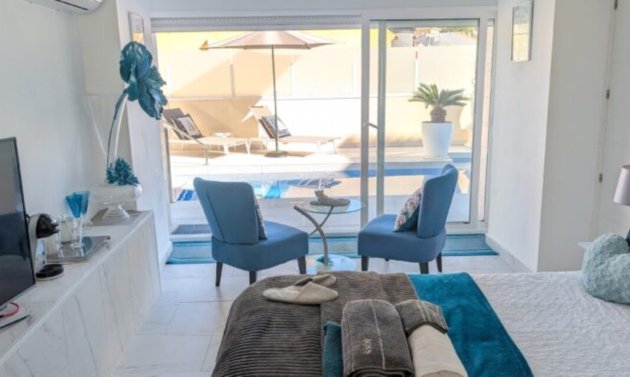 Reventa - Villa -
Villamartín - Villamartin