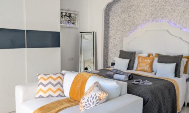 Reventa - Villa -
Villamartín - Villamartin