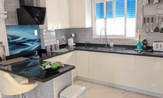 Reventa - Villa -
Villamartín - Villamartin