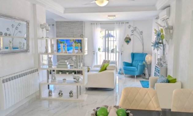 Reventa - Villa -
Villamartín - Villamartin