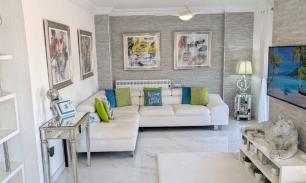 Reventa - Villa -
Villamartín - Villamartin