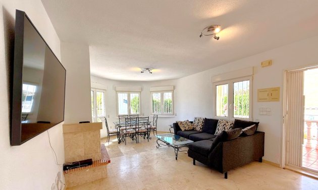 Resale - Villa -
Orihuela Costa - Villamartín