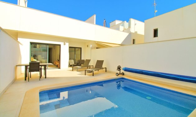 Återförsäljning - Radhus -
Pilar de la Horadada