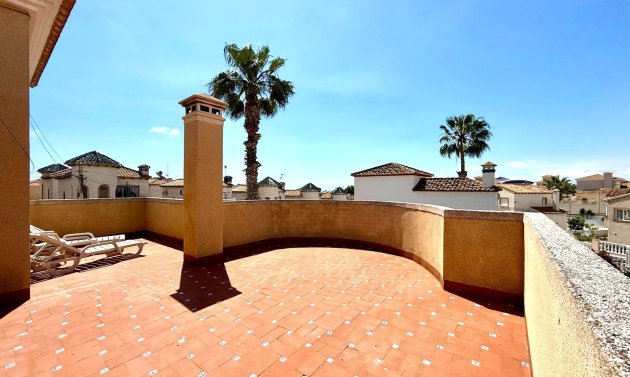 Resale - Villa -
Orihuela Costa - Villamartín