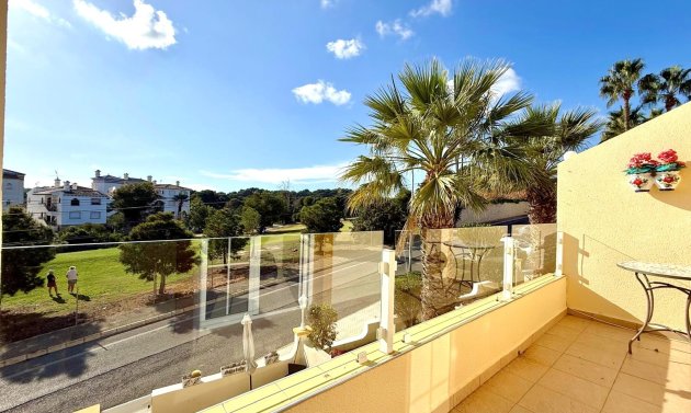 Resale - Villa -
Villamartin