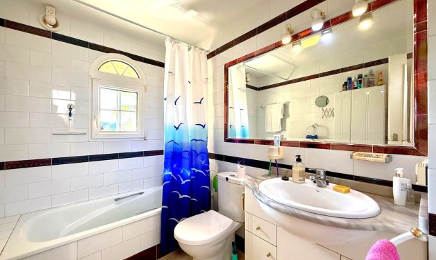 Resale - Villa -
Villamartin