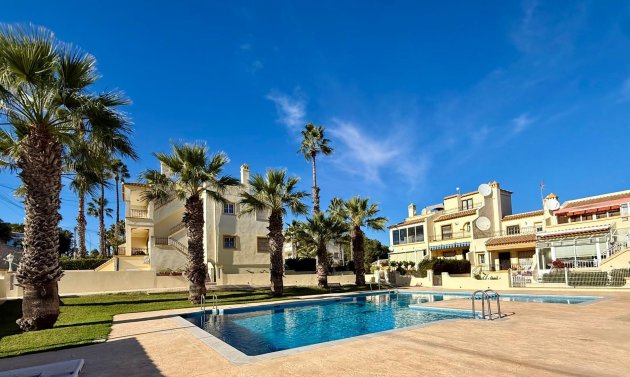 Resale - Villa -
Villamartin