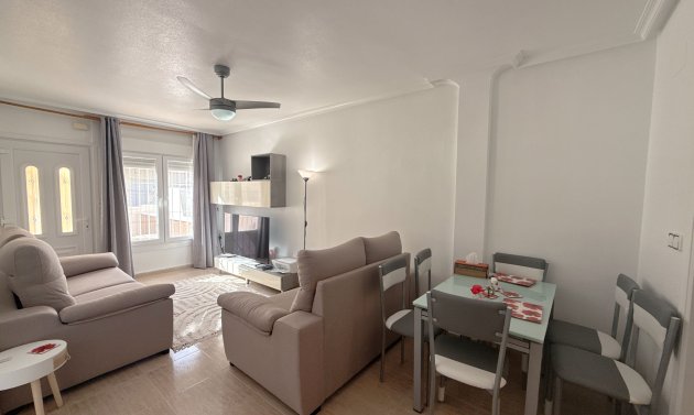 Resale - Villa -
Cabo Roig