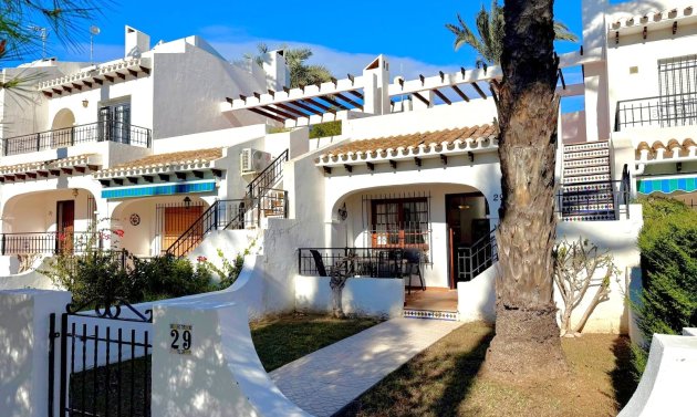 Resale - Townhouse -
Villamartin