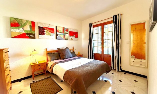 Resale - Townhouse -
Villamartin