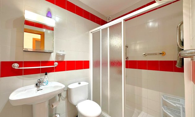 Resale - Townhouse -
Villamartin