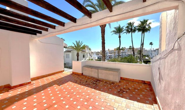 Resale - Townhouse -
Villamartin