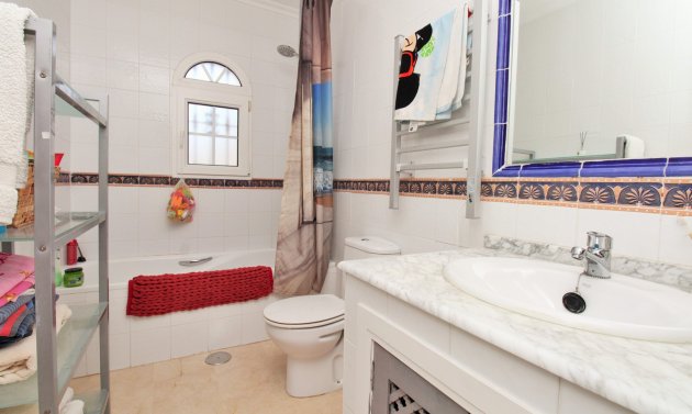 Reventa - Villa -
Villamartín - Los Dolses