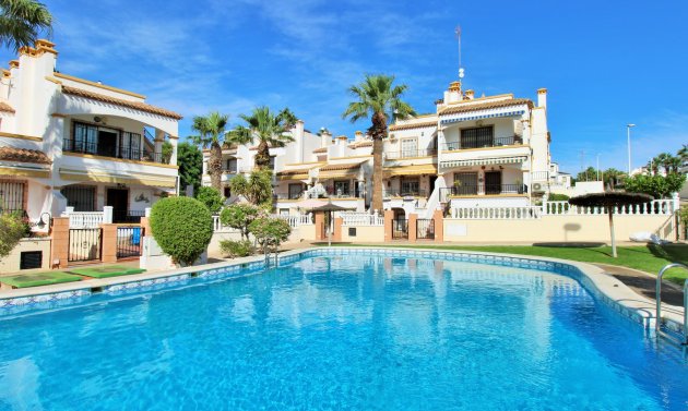 Reventa - Villa -
Villamartín - Los Dolses