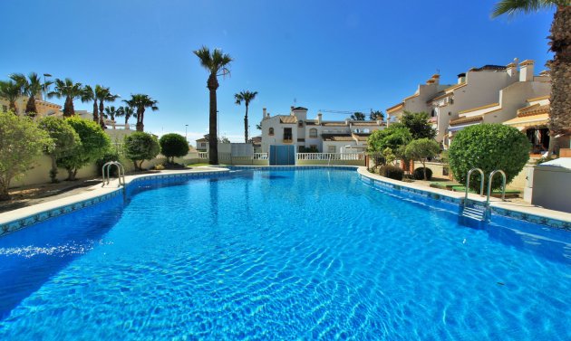 Reventa - Villa -
Villamartín - Los Dolses