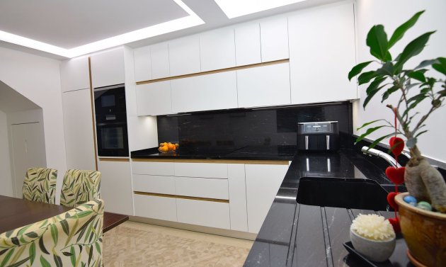 Återförsäljning - Villa -
La Florida