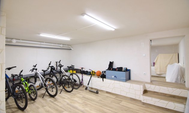 Återförsäljning - Villa -
La Florida