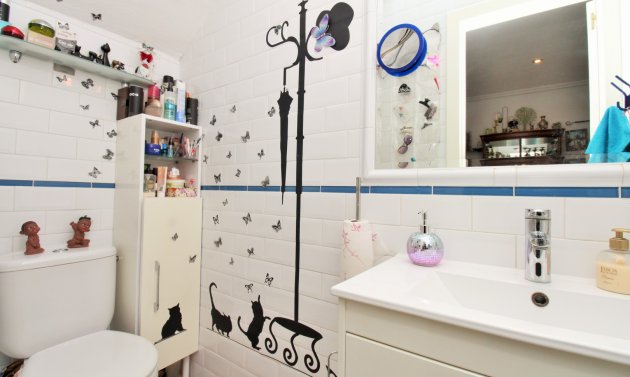 Resale - Villa -
Villamartín - PAU 8