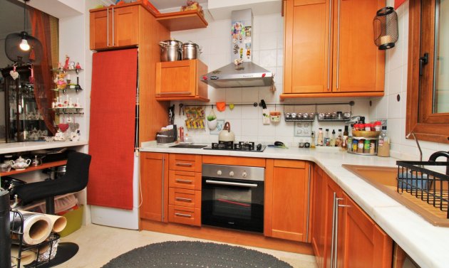 Resale - Villa -
Villamartín - PAU 8